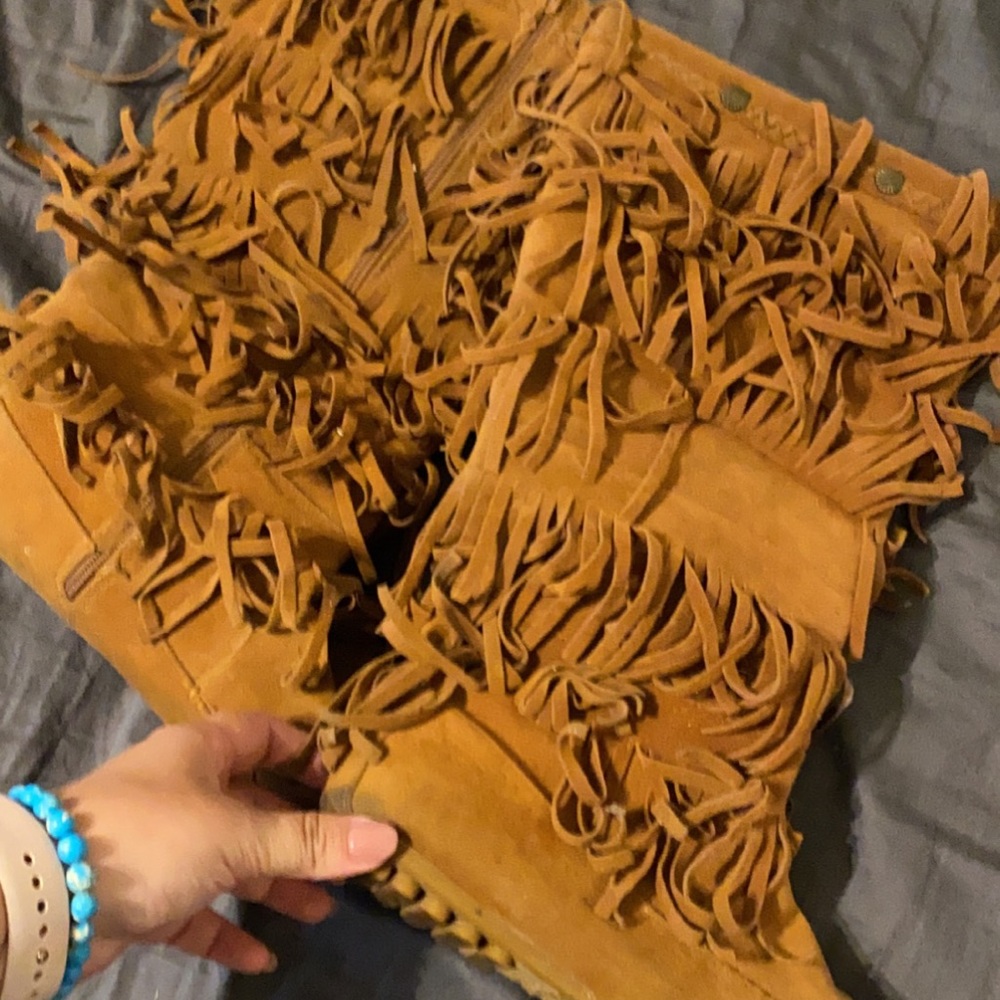 Fringe boots